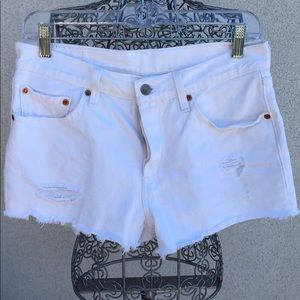 Levi’s white denim shorts